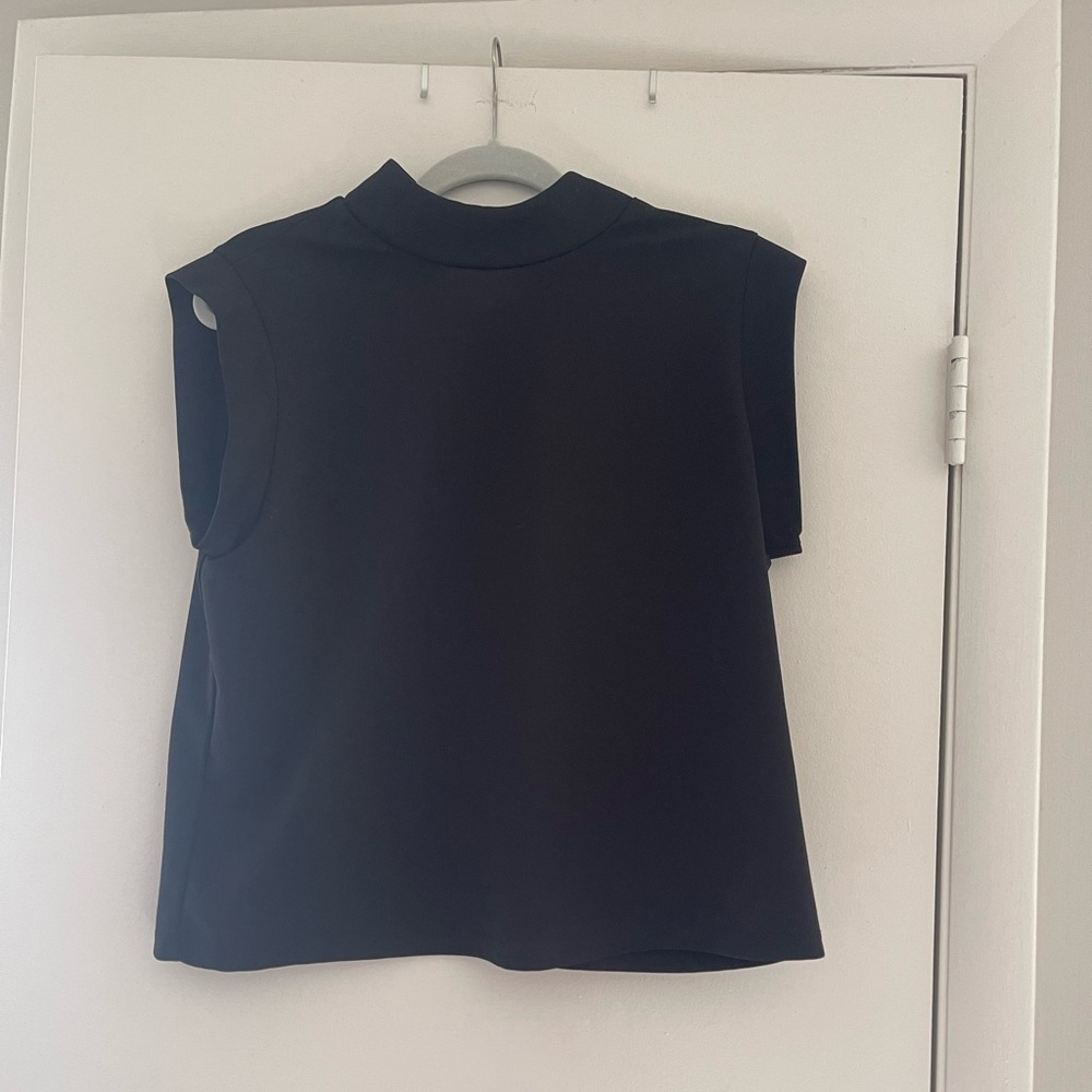 SHEIN Classic Black Sleeveless Blouse